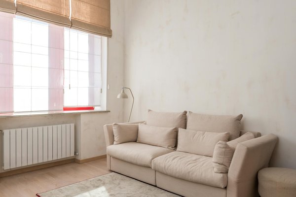 Comment ajouter des jeux d"eau ludiques et interactifs pour enfants dans une piscine à profondeur variable ?